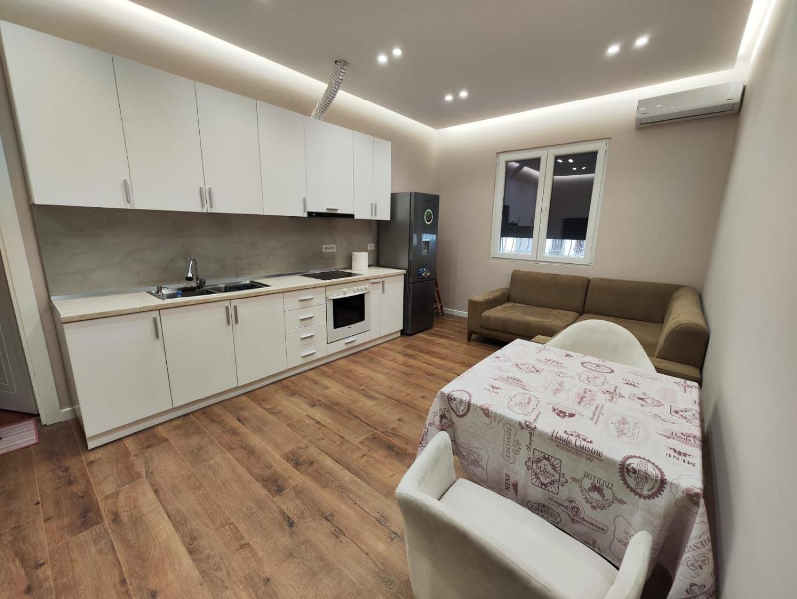 Pandora's Box Apartamento Tirana